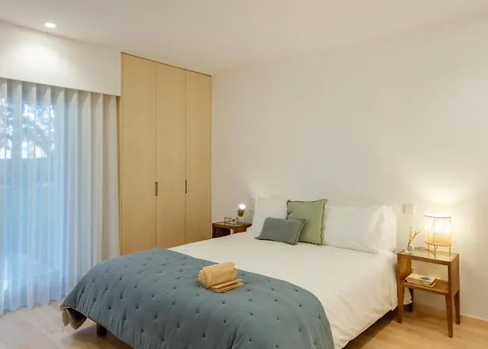 70's Wood House 게스트하우스 Maía